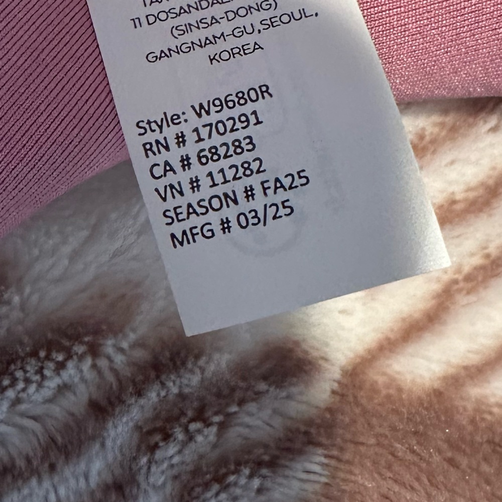 NWOT Alo Yoga Airbrush Heart Throb Bra in Pink Wild Rose/White XS - Picture 12 of 12